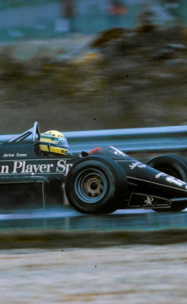 racecars-type97t-header-mobile.webp