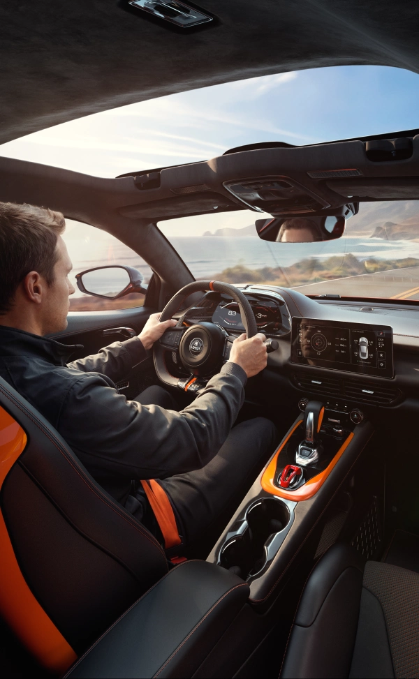 emira420s-interior-2-mobile.webp