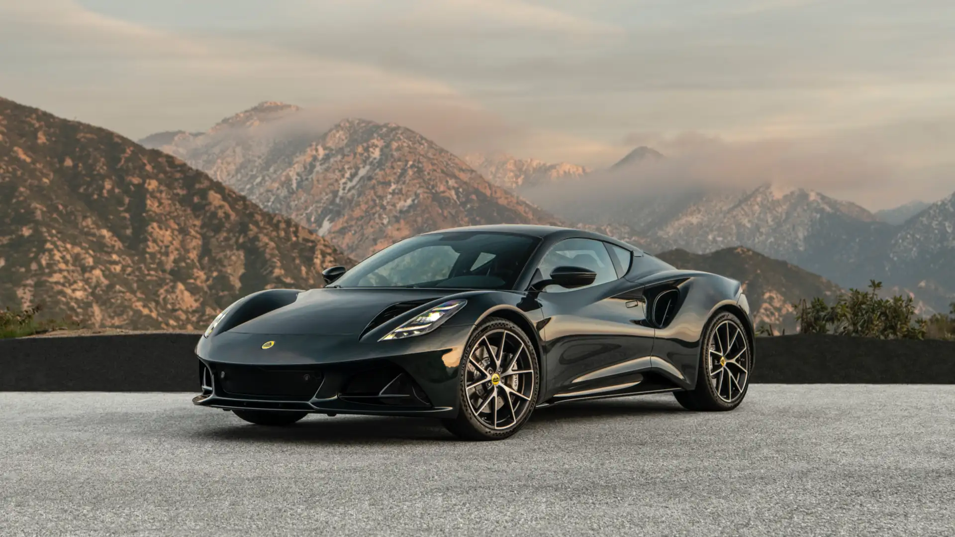 media.lotuscars.com