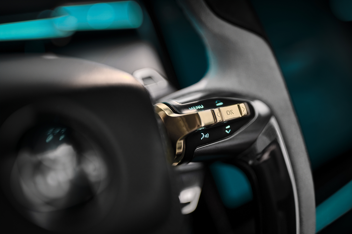 04_Eletre-_Studio_INT_Steering_Wheel_Detail_press.jpg